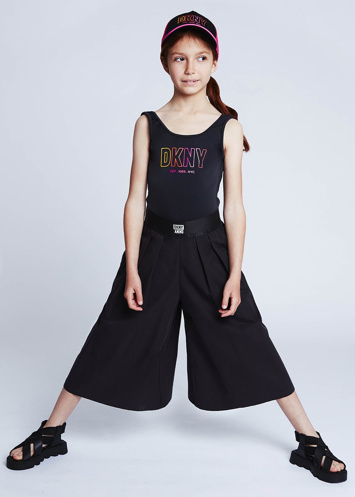 DKNY D34A98-09B Spodnie kuloty dziewczynka kolor czarny - - #tag1# - #tag2# - #tag3# - #tag4#