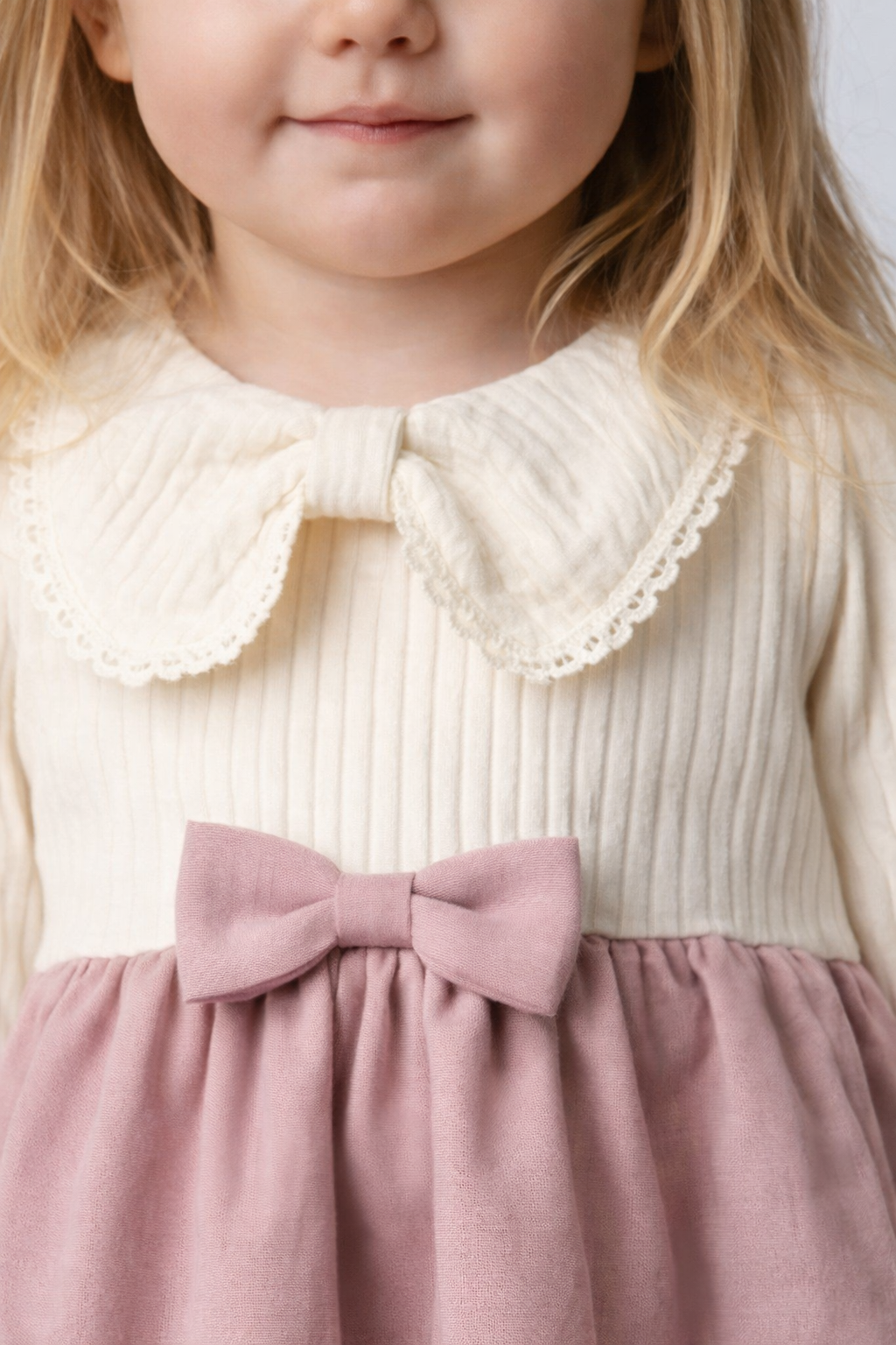 Sukienka kokardka dziewczęca beż Bebedexs 1760-31126-1